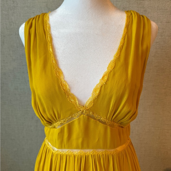 Reformation Yellow V Neck Maxi Dress, Size 6 - Picture 3 of 6
